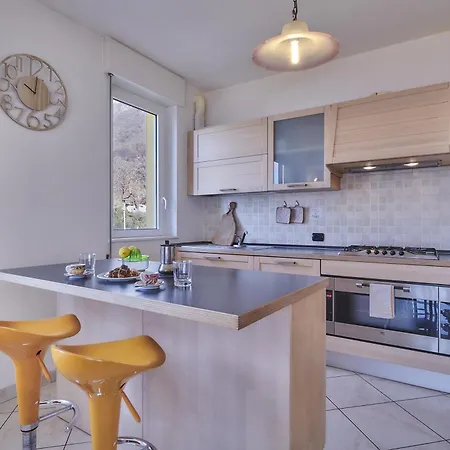 Balcony View Apartament Lierna