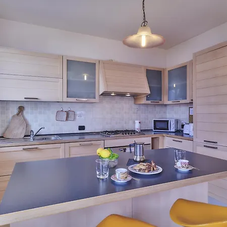 Balcony View * Lierna