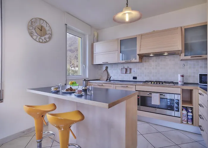 Balcony View Apartment Lierna