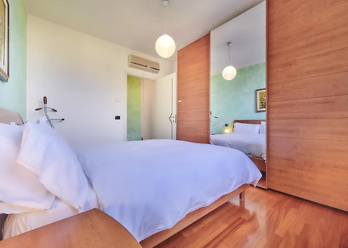 Balcony View Apartment *